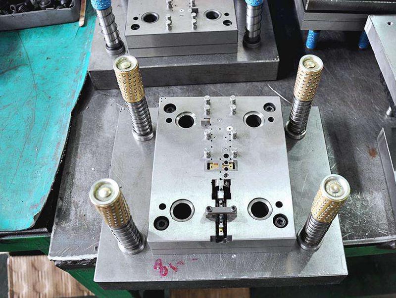 西青模具制造-01